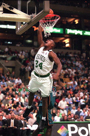 青岛跨赛季常规赛主场16连胜，近29个主场仅输5场（青岛常规赛主场跨季斩获16连胜，近29个主场仅遭5场失利）